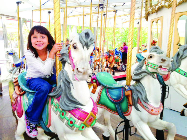 Anna_Carousel