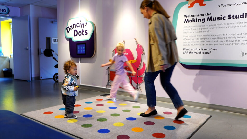 C0079.MP4.17_20_33_21.Still001 (1) dancin dots, making music studio